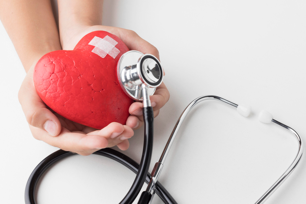 Tanto las enfermedades del corazón leves como las graves son padecimientos que suelen desarrollarse con el tiempo. Y los síntomas son aquellas señales que nos pueden permitir detectarlo antes que se convierta en algo mucho más peligroso para nuestra salud.
